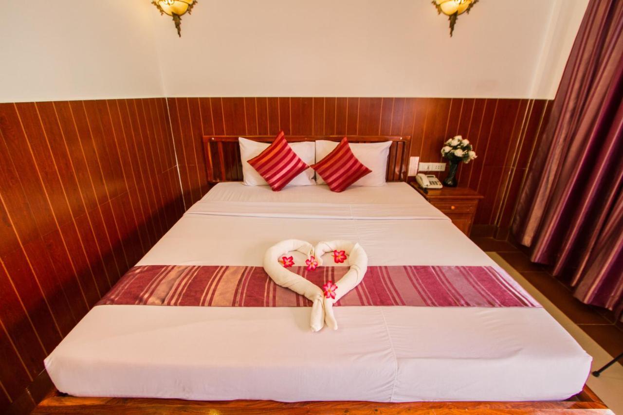 Botoum Hotel Sisophon Стая снимка