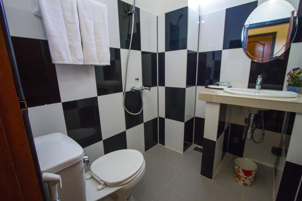 Botoum Hotel Sisophon Стая снимка