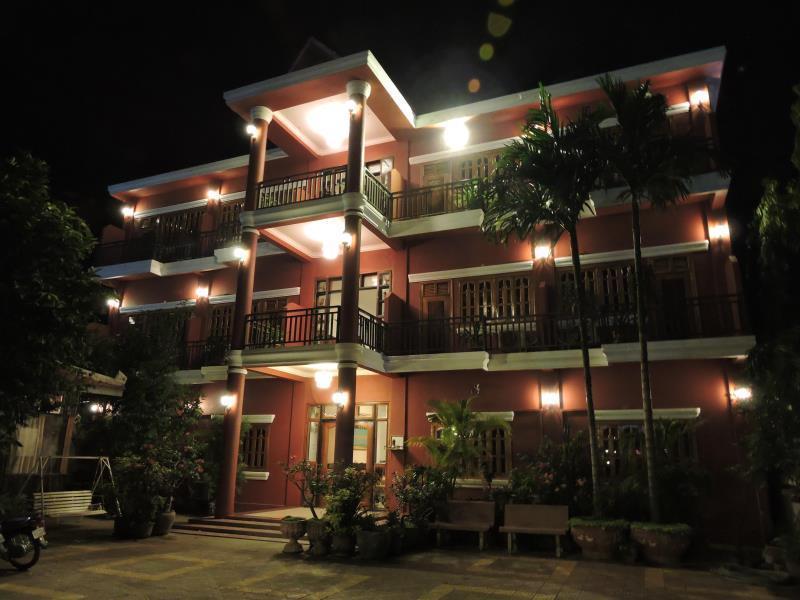 Botoum Hotel Sisophon Екстериор снимка